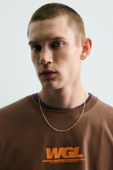 CAMISETA TEXTOS ESTAMPADOS CONTRASTE - Marrón de Zara