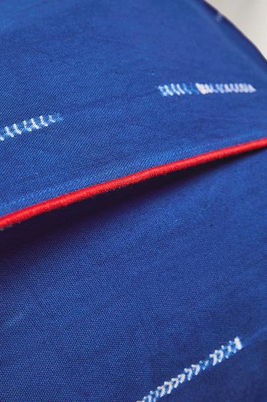 TIE-DYE COTTON CUSHION COVER X TENSIRA - Blue by Zara - Image 4