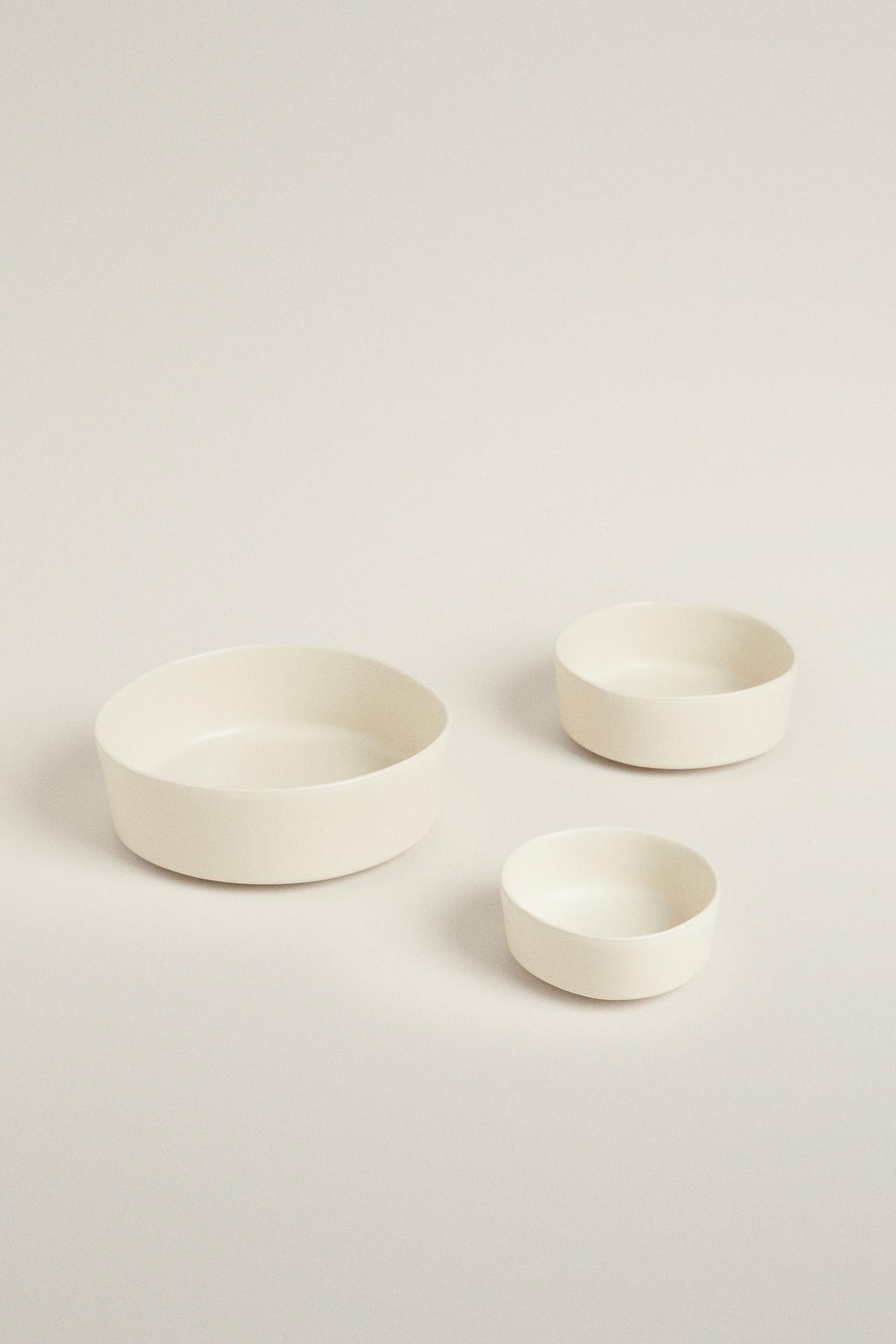 STONEWARE PET FOOD BOWL — Light beige