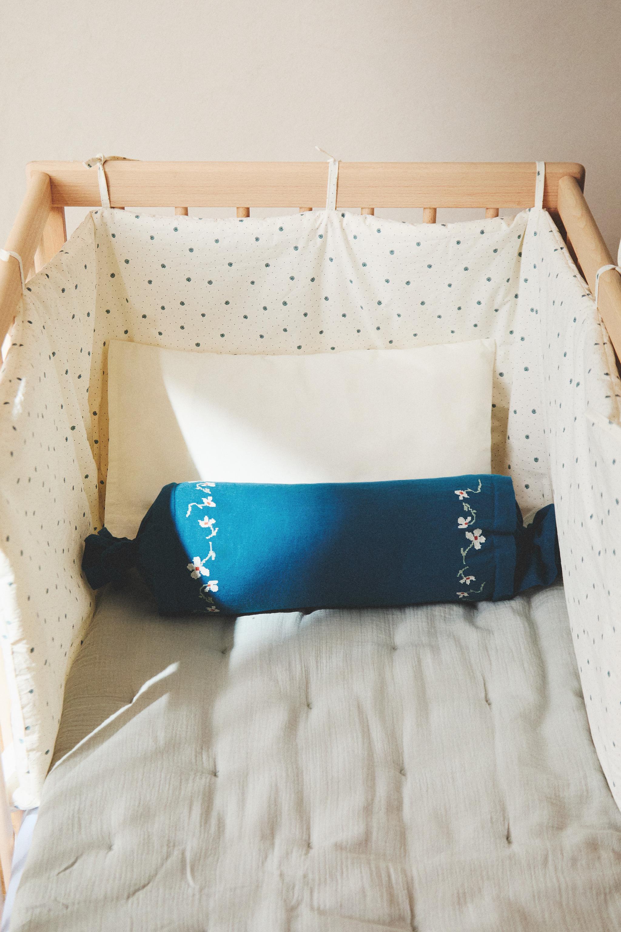 LEAF PRINT COTTON BABY COT BUMPER COVER — Ecru