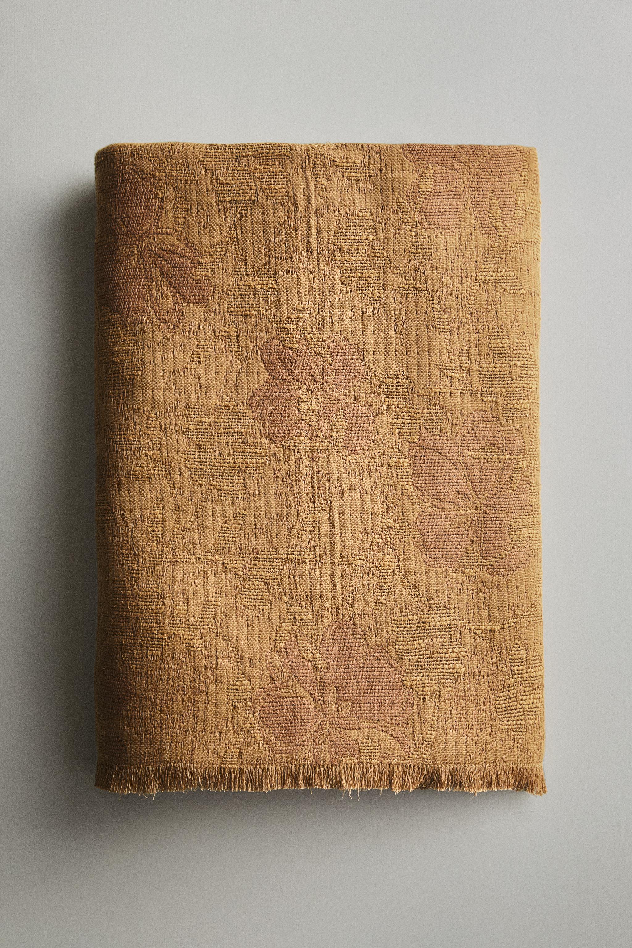 COUVERTURE JACQUARD FLEURS