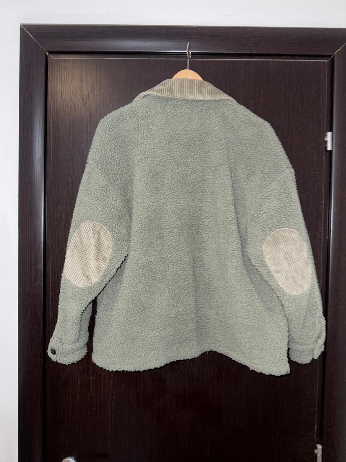 CONTRAST JACKET WITH POCKETS - Image 3