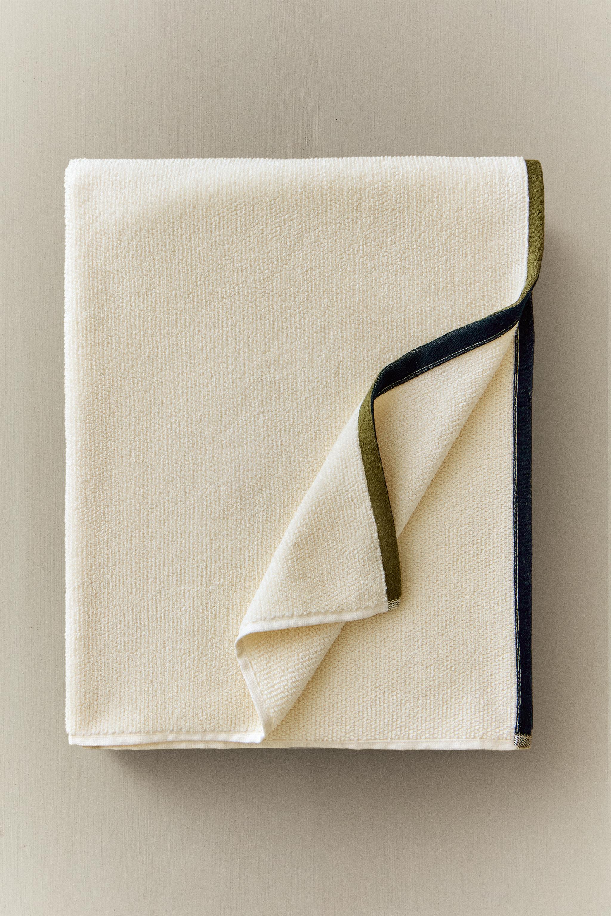 REVERSIBLE RICE STITCH BATH TOWEL