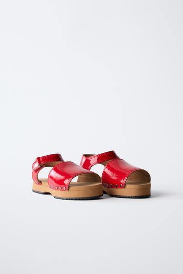 ZUECO ACHAROLADO - Rojo de Zara