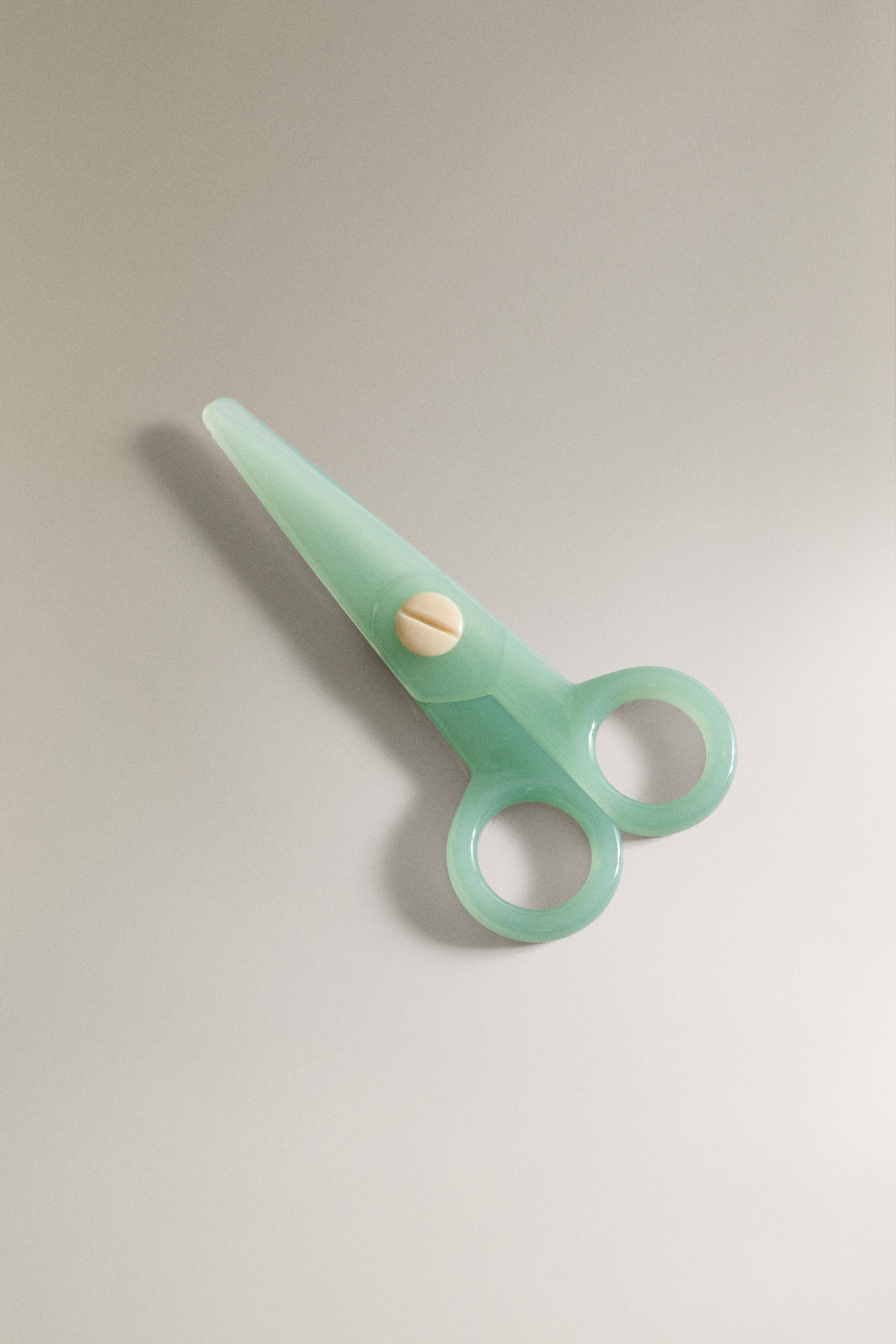 KIDS’ SCISSORS — Multicolored