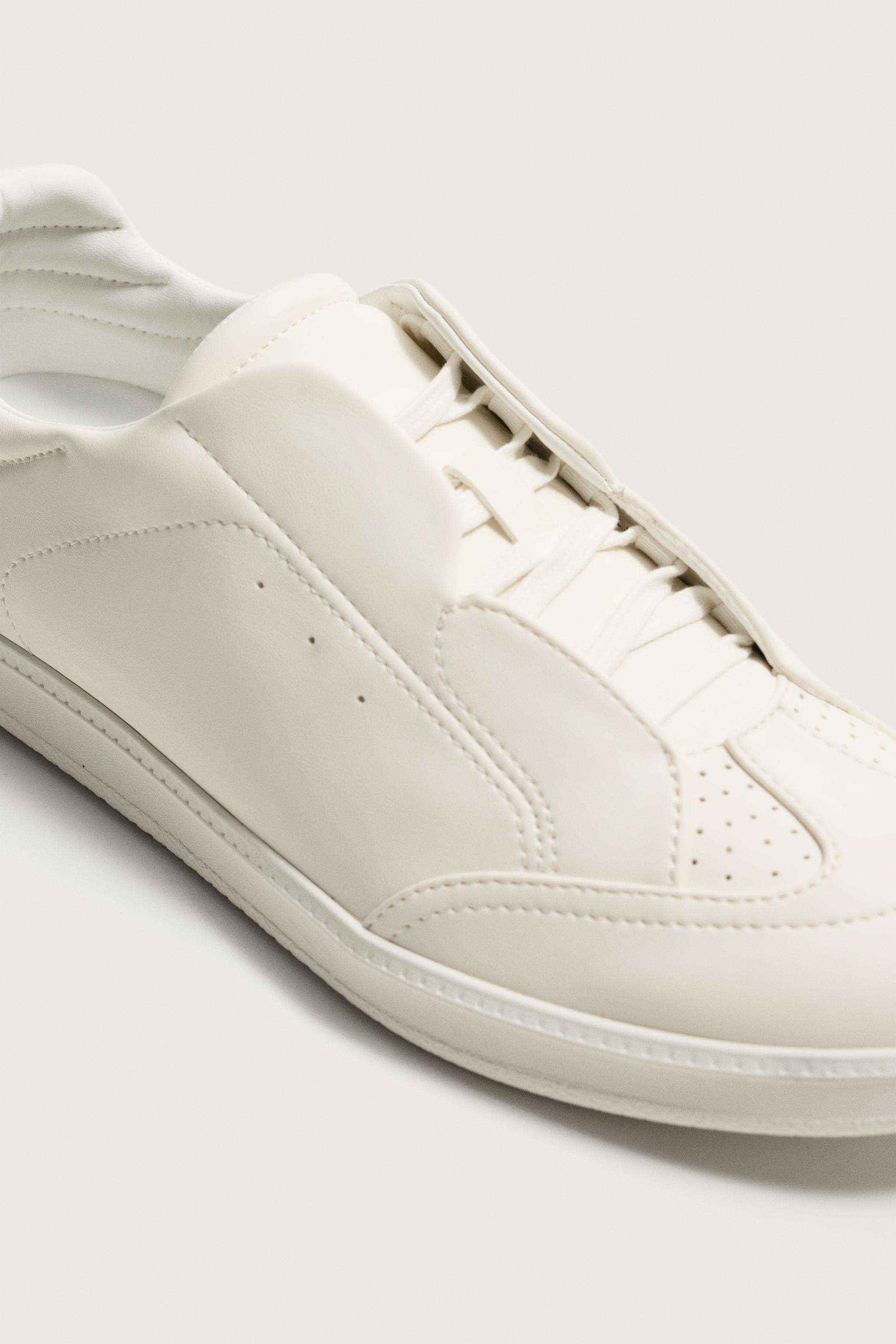 RETRO STYLE SNEAKERS