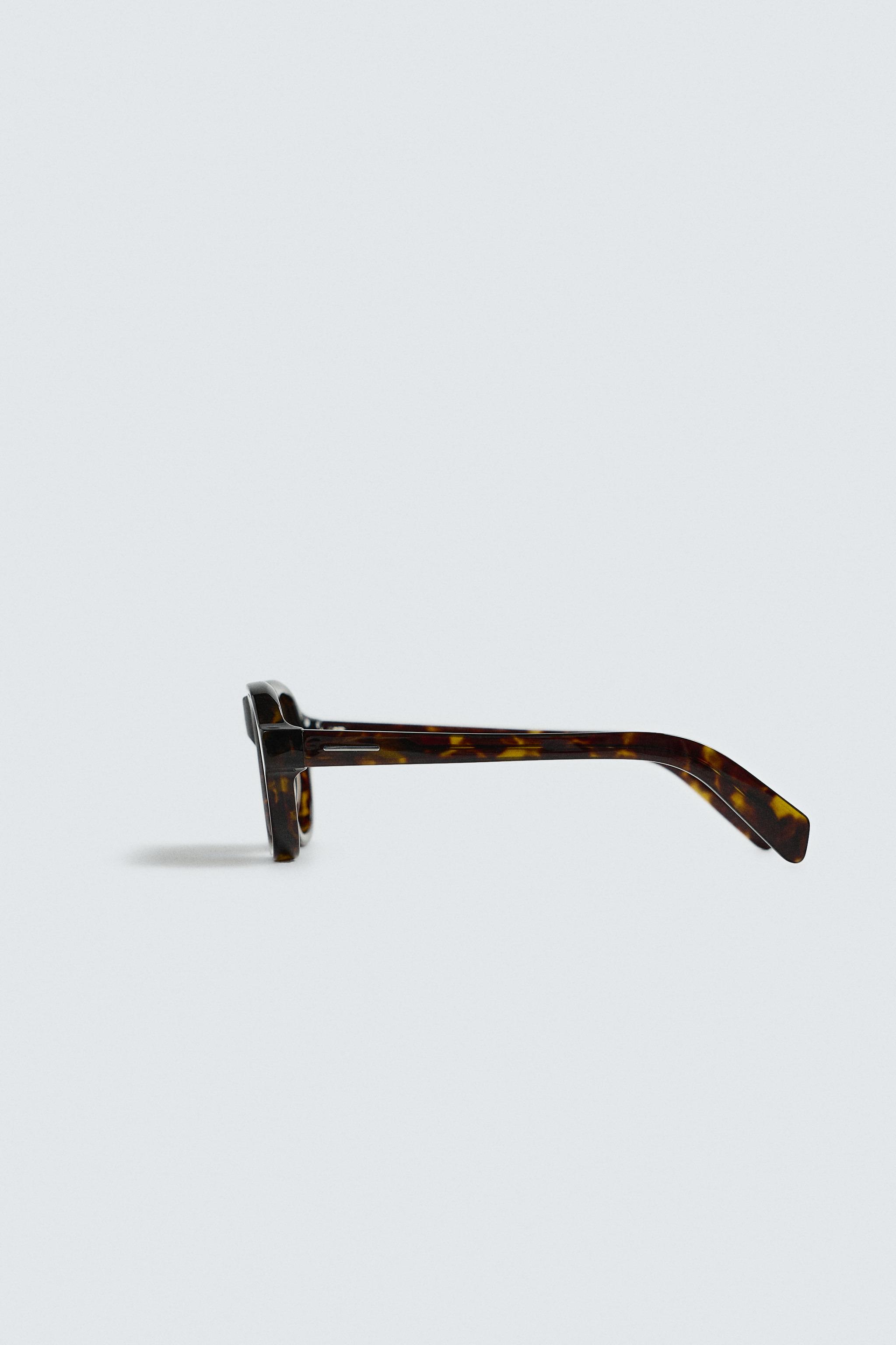 LUNETTES DE SOLEIL CARRÉES