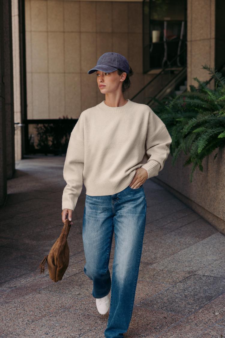 SOFT BASIC KNIT SWEATER