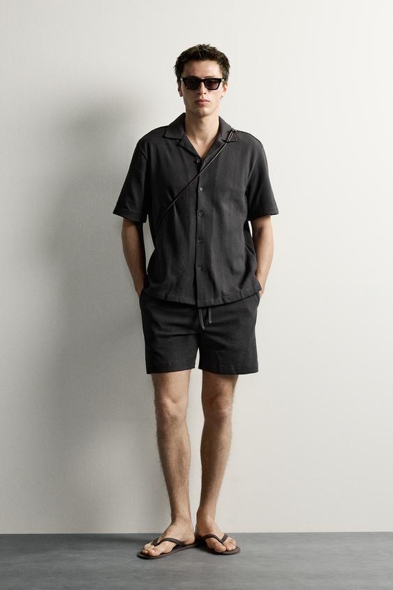 BERMUDA RELAXED FIT VISCOSA - LINO - Negro de Zara - Imagen 0