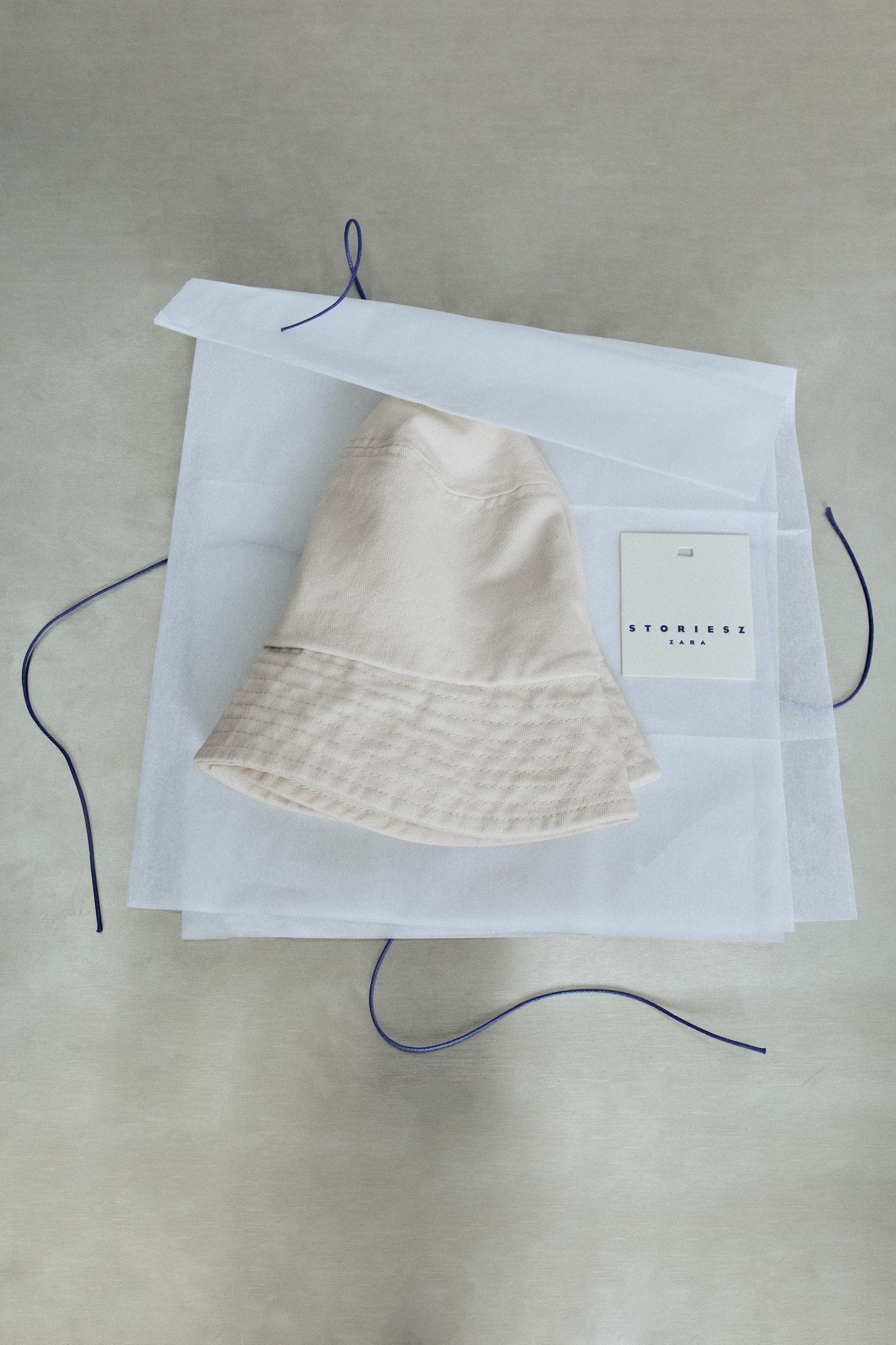CONTRAST STITCH BUCKET HAT