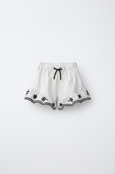 BERMUDA RAYAS BORDADOS - Blanco / Negro de Zara