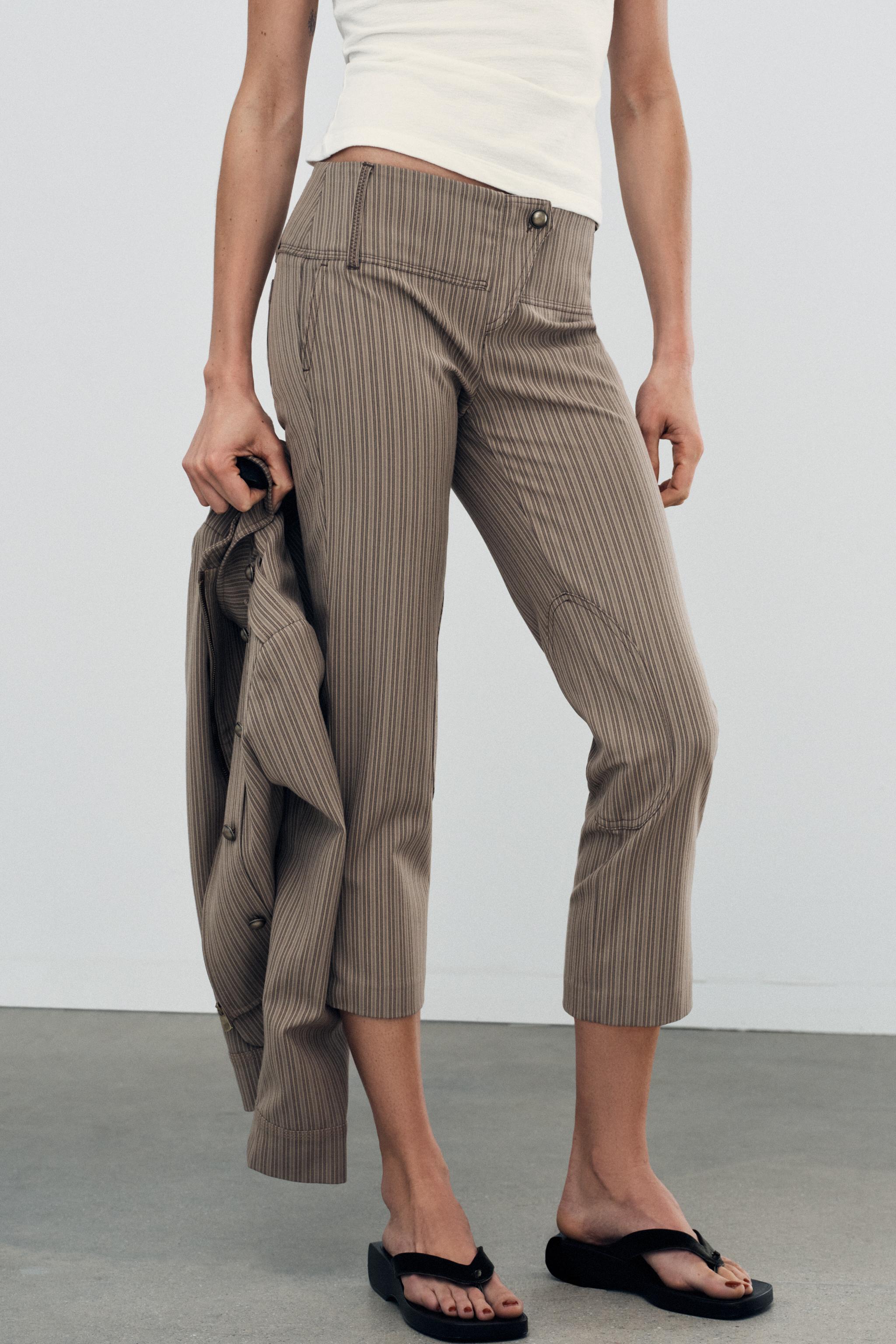 PINSTRIPE CAPRI PANTS