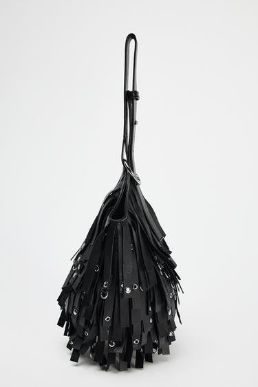 FRINGED LEATHER BUCKET BAG - Black by Zara - Image 4