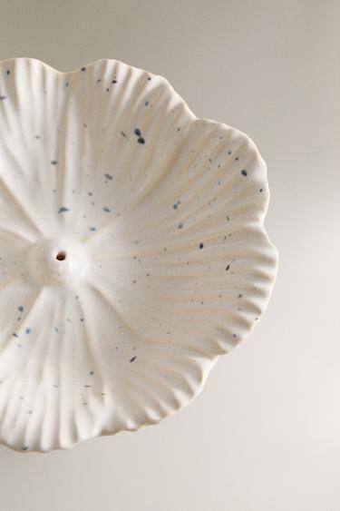 BRÛLEUR ENCENS CÉRAMIQUE FLEUR - Rose pâle de Zara - Image 2