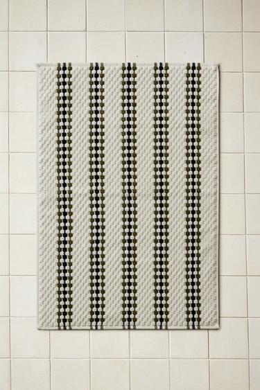 TAPIS DE BAIN GÉOMÉTRIQUE - Bleu / Vert de Zara - Image 4