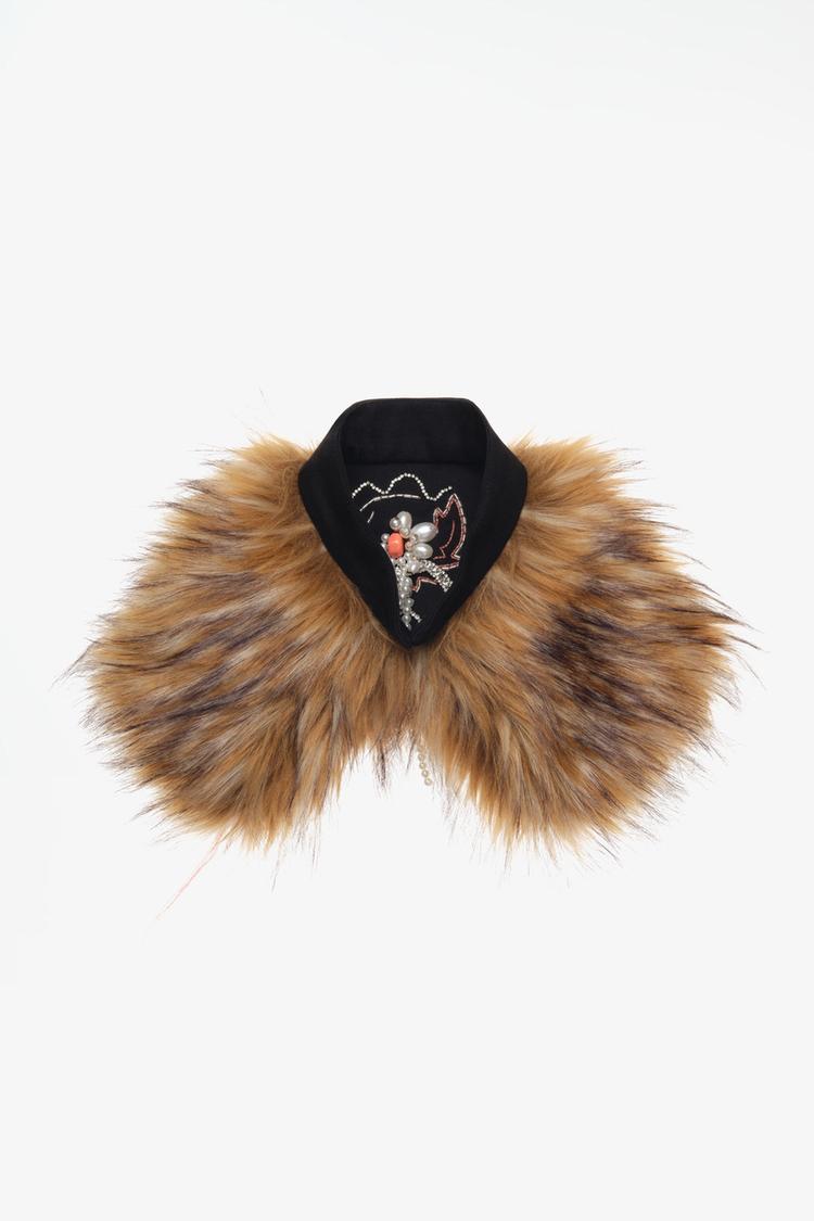 Cuello efecto pelo bordado joya limited edition