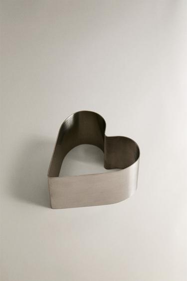 HEART COOKIE MOULD - Steel by Zara - Image 1