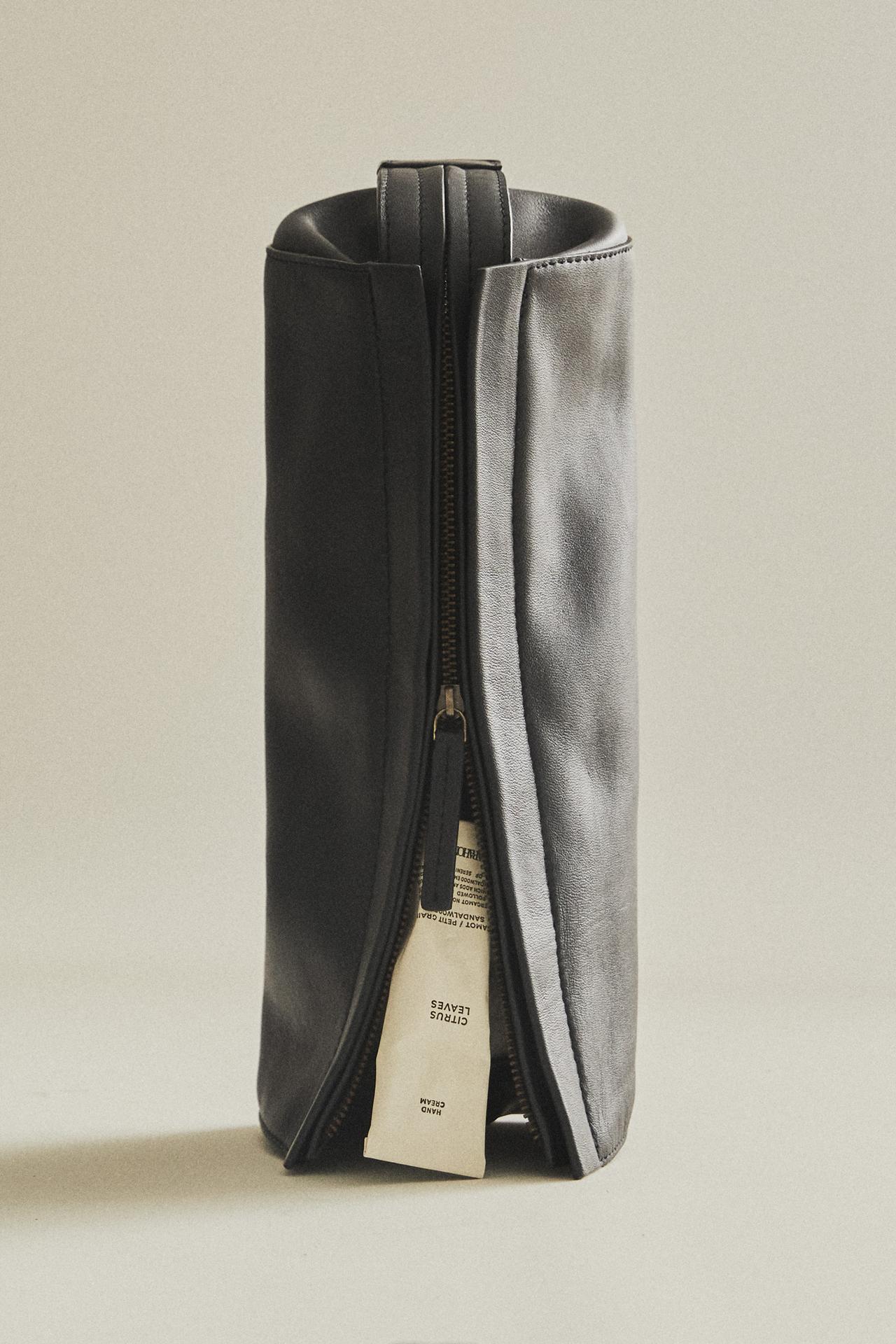 LARGE NAPPA LEATHER CASE — Navy Blue