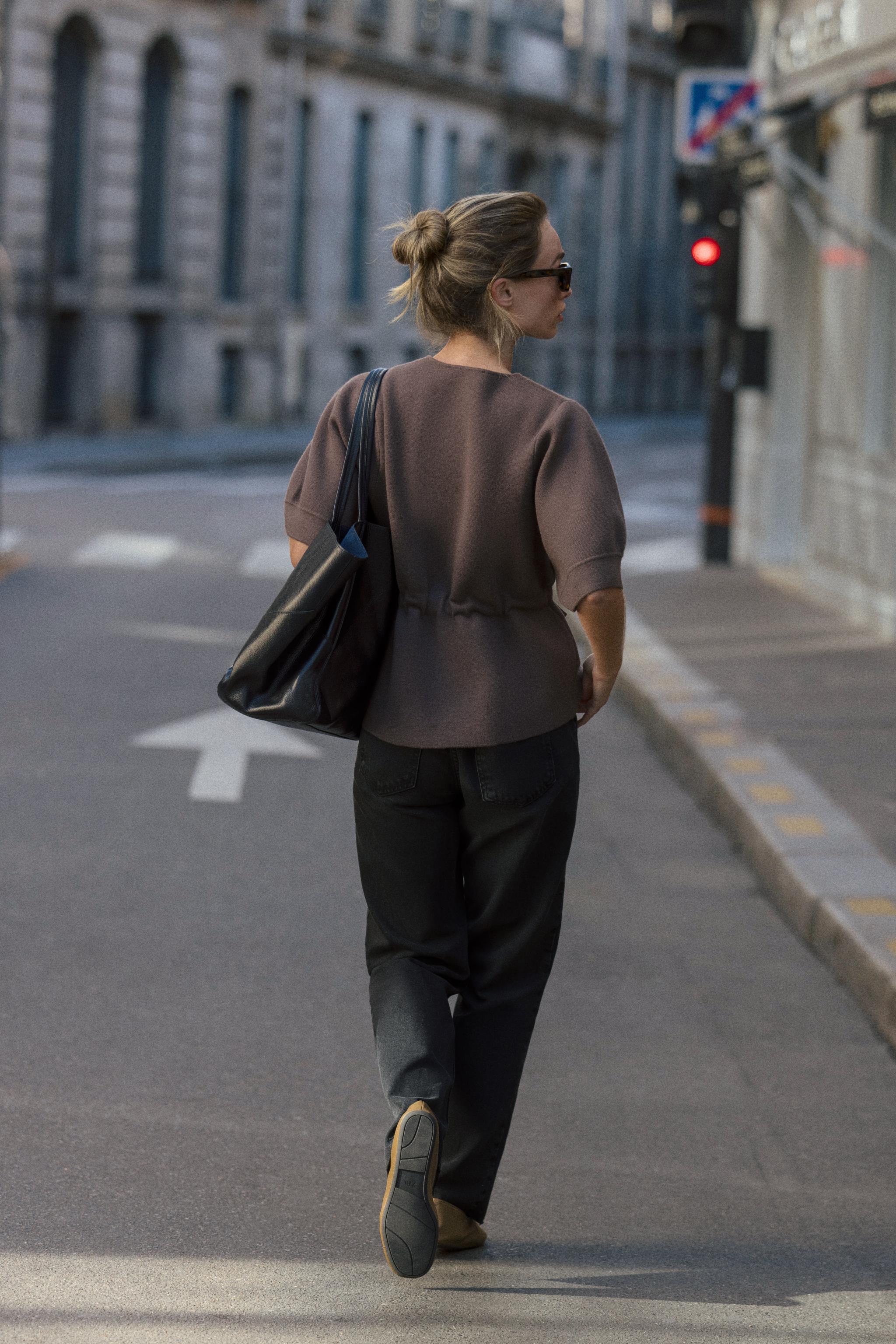 PUFF SLEEVE KNIT SWEATER