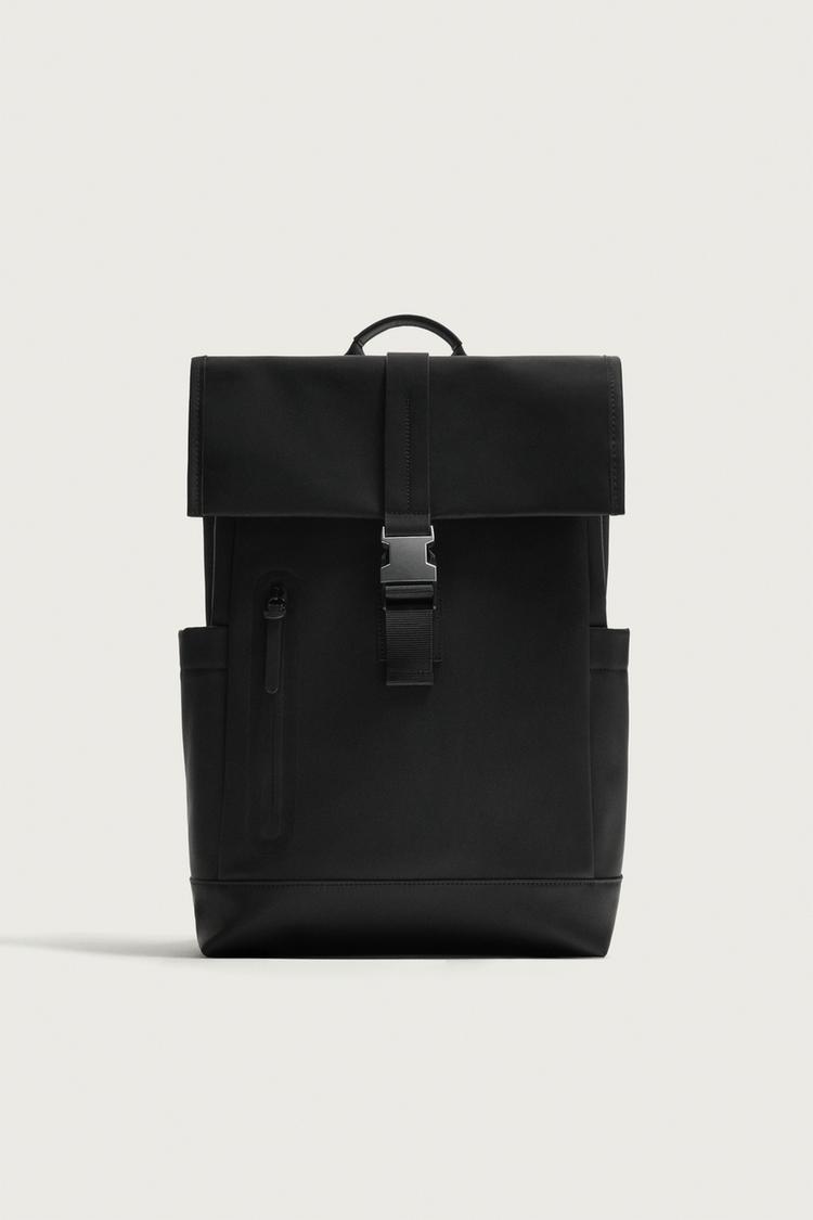 MOCHILA ENGOMADA SOLAPA