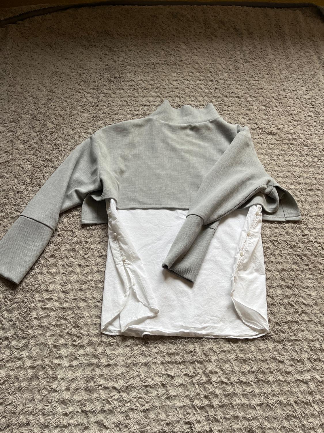 HALF TOP POPLIN SHIRT  NEVER WORN NO FLAWS, NO IMPERFECTIONS - Image 3