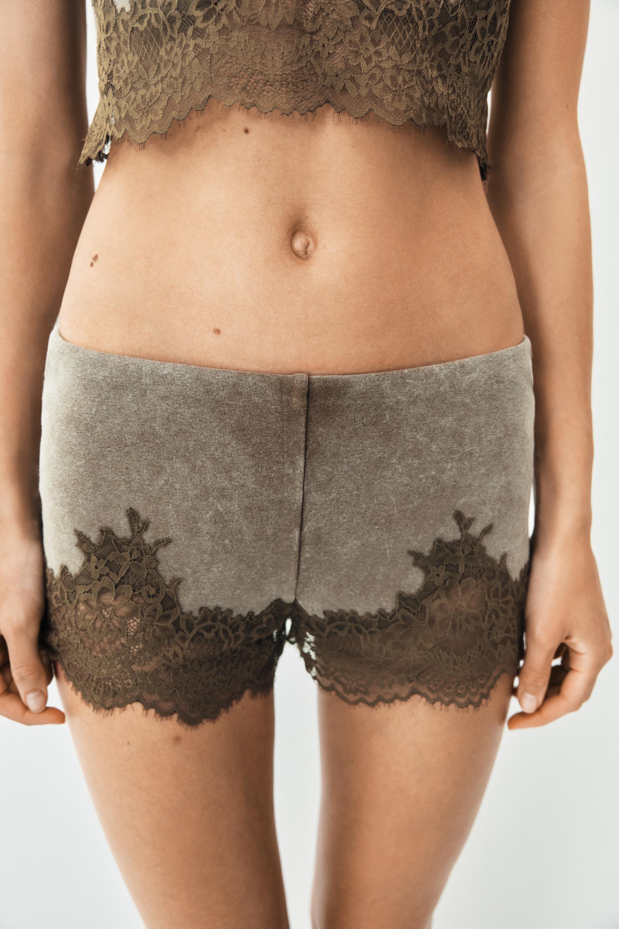 WASHED EFFECT LACE SHORTS