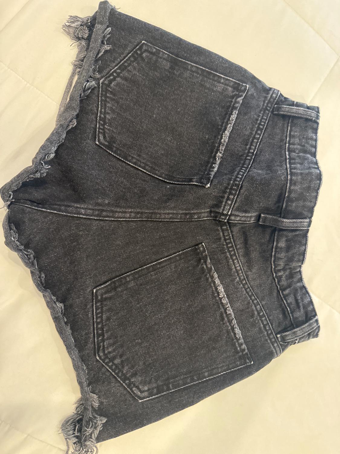 FRAYED MID-RISE DENIM SHORTS - Image 3