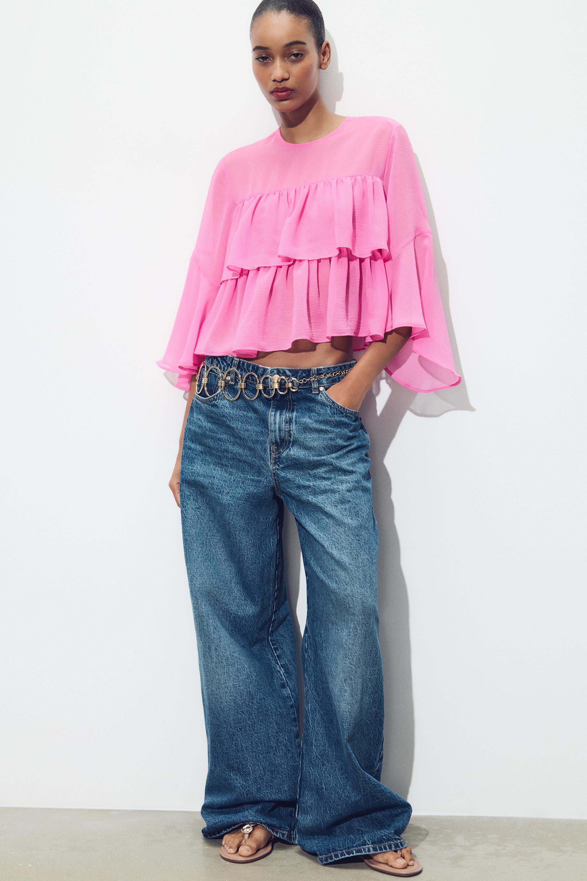 【きれいめファッション51選】上品さと清潔感をキープし ZARA | ミディアムピンク - ブラウス フリル Japan 日本 / トップス