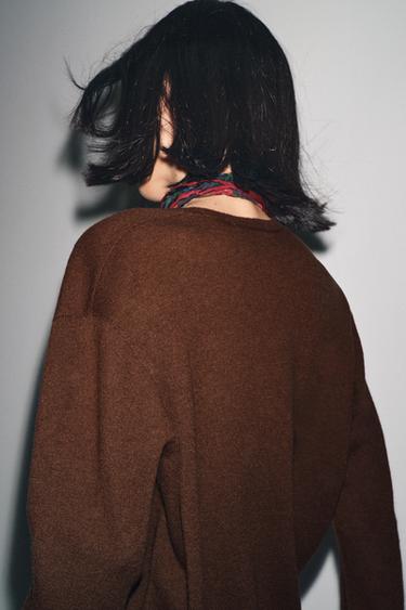 100% EXTRA-SOFT WOOL V-NECK JUMPER - Brown by Zara - Image 2