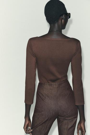 T-SHIRT COL BATEAU - Chocolat de Zara - Image 4
