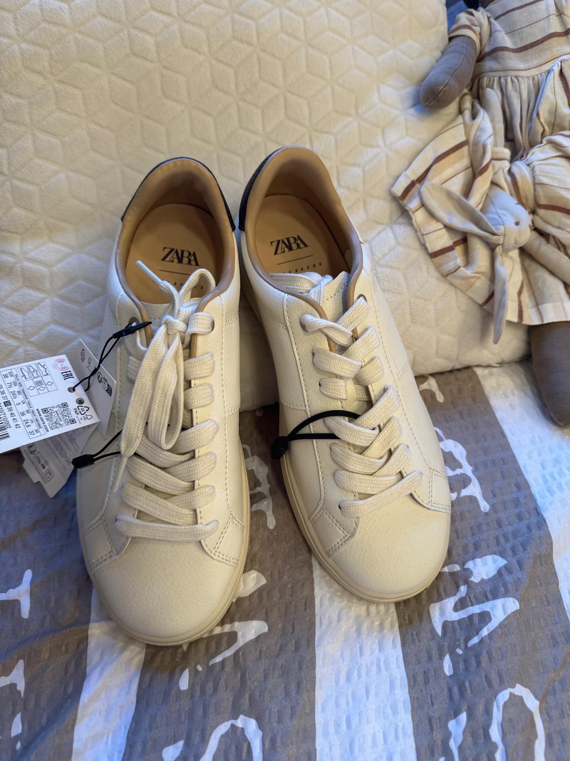 TRAINERS WITH HEEL TAB DETAIL - Image 5