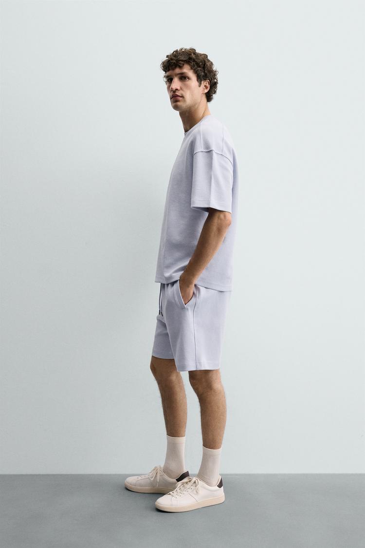 PANTALÓN CORTO BERMUDA TIPO JOGGER DE TEJIDO INTERLOCK CON CORTE RELAJADO 4