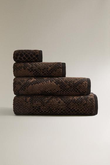 ANIMAL PRINT VELOUR BATH TOWEL - Brown by Zara - Image 0