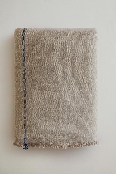 COUVERTURE LIN RAYURES - Beige clair de Zara - Image 4