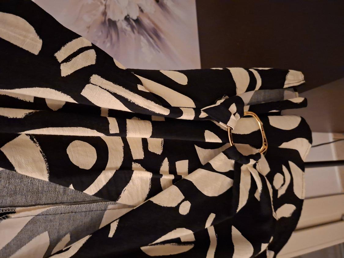 PRINTED TOP WITH BUCKLE - Image 3