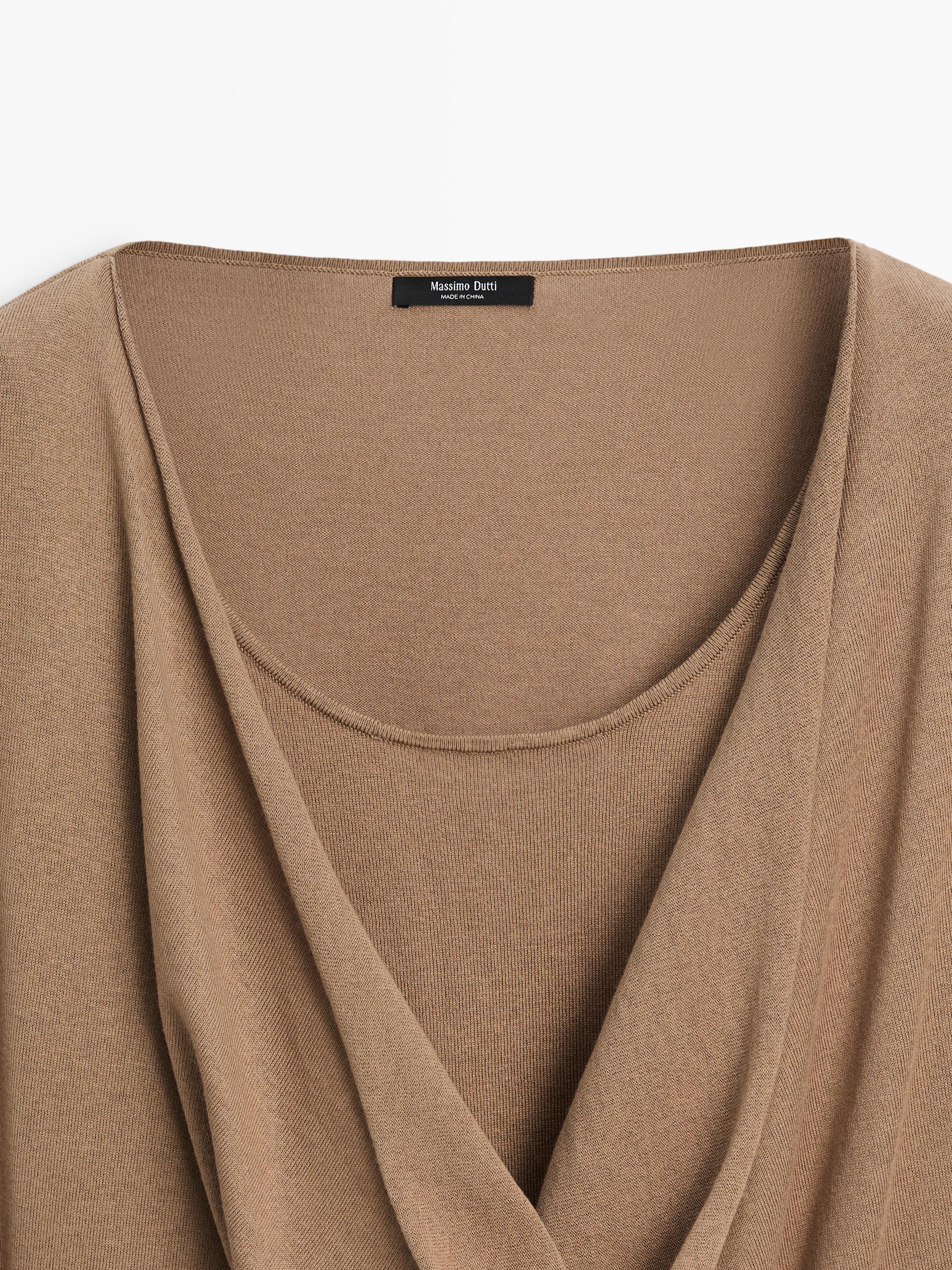 Pull en maille de coton à col drapé