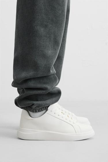 EINFARBIGER SNEAKER MIT WEITEM SCHNITT - Weiß von Zara - Bild 0