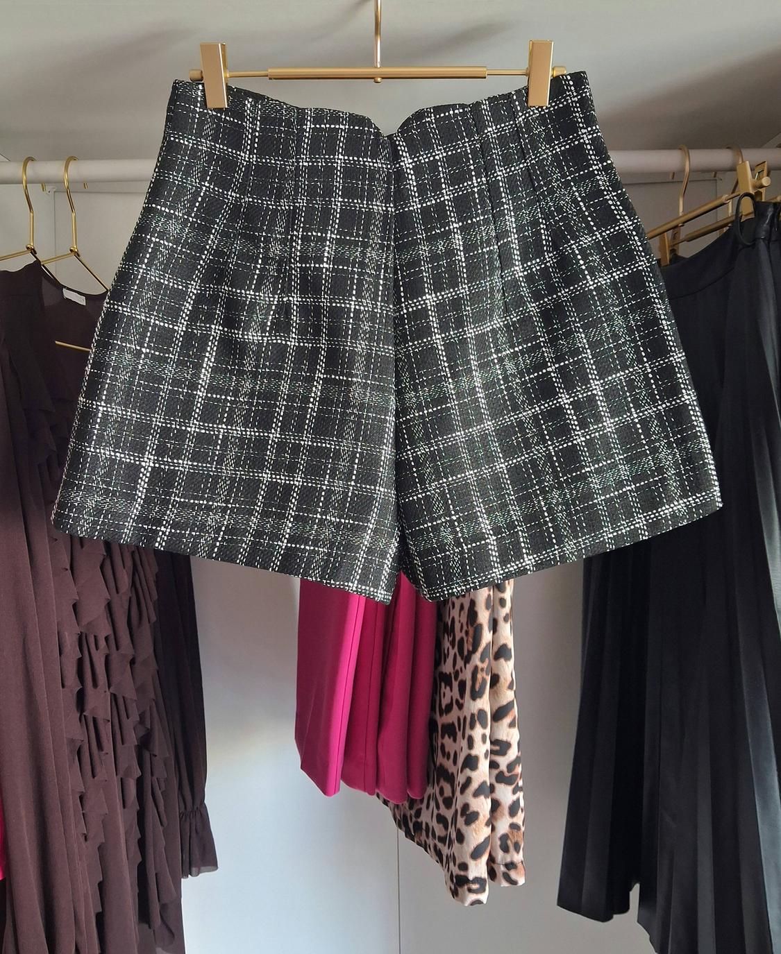 TEXTURED BERMUDA SHORTS - Image 2