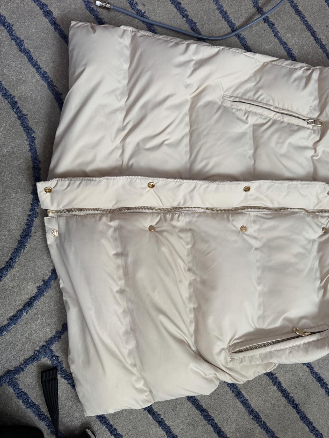 QUILTED GILET WITH HOOD - Image 7