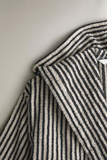 STRIPED HOODED BATHROBE — Ecru / Black 2