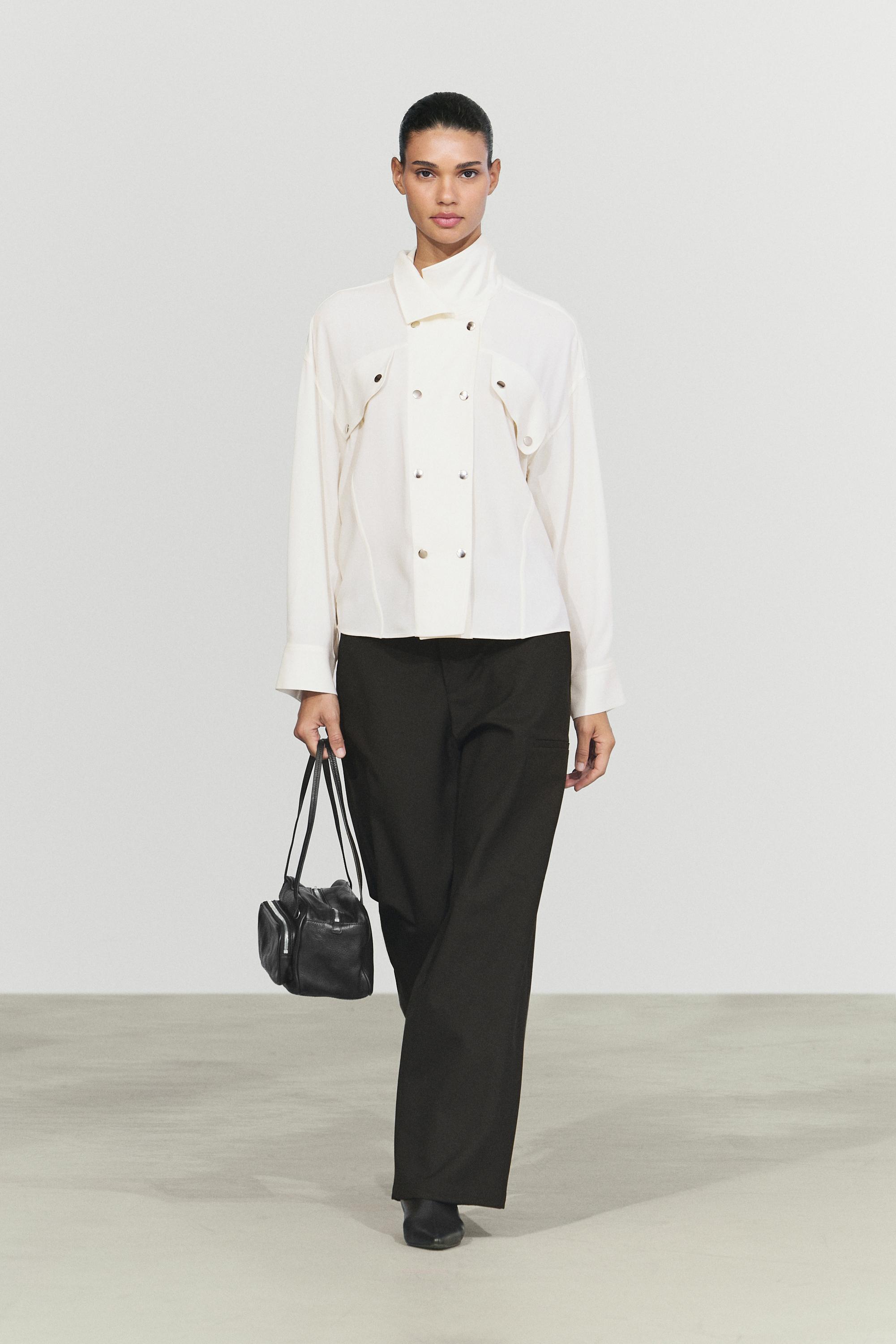 Flowing shirt with button-front detail