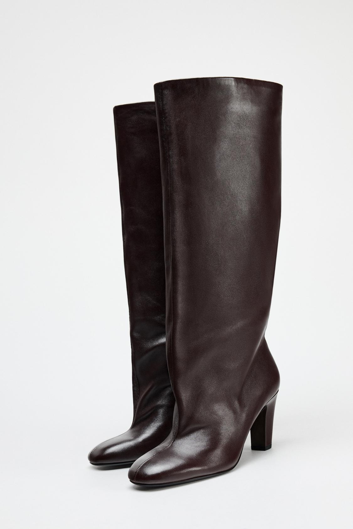 LEATHER BOOTS WITH WIDE CALF