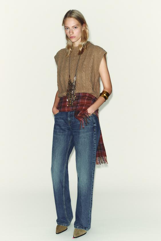 CABLE KNIT VEST JUMPER