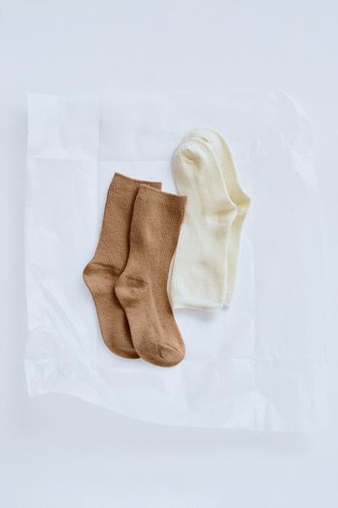 TIMELESS - PACK DOS CALCETINES PUNTO - Marrón / Crudo de Zara