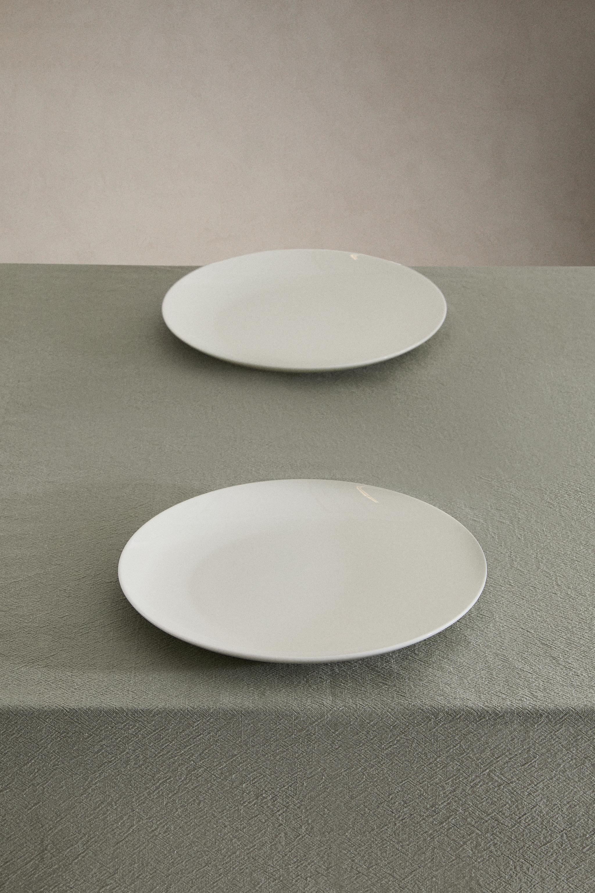 PLAIN DYED THREAD TABLECLOTH