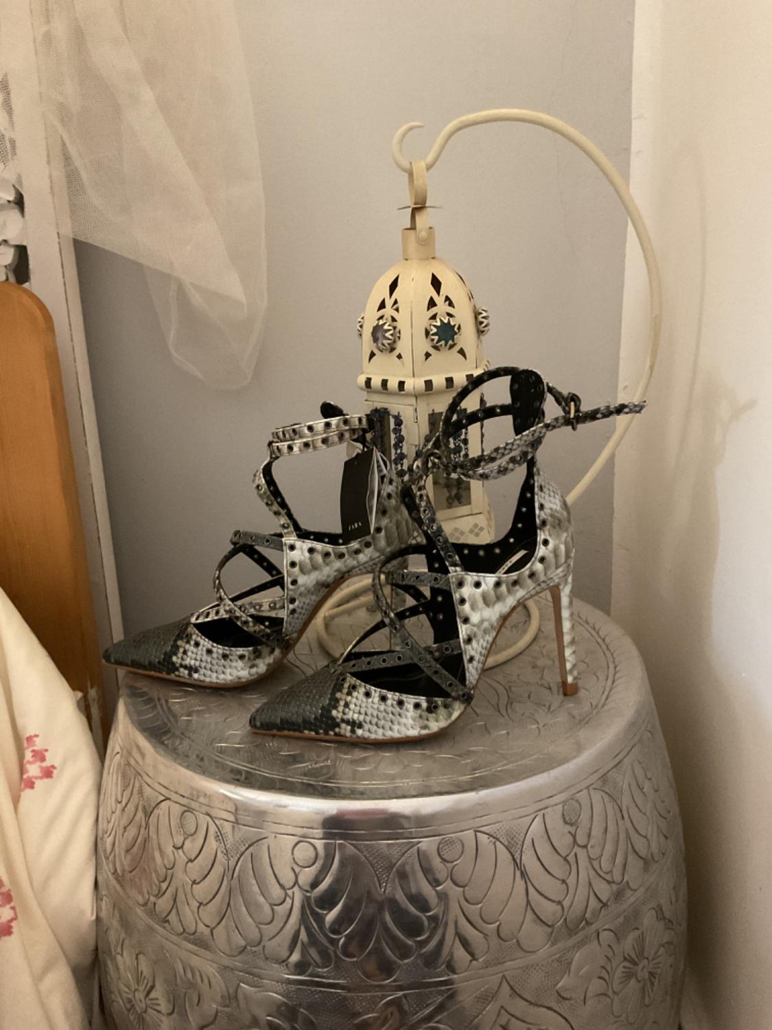 ZAPATO DE TACÓN - Image 2