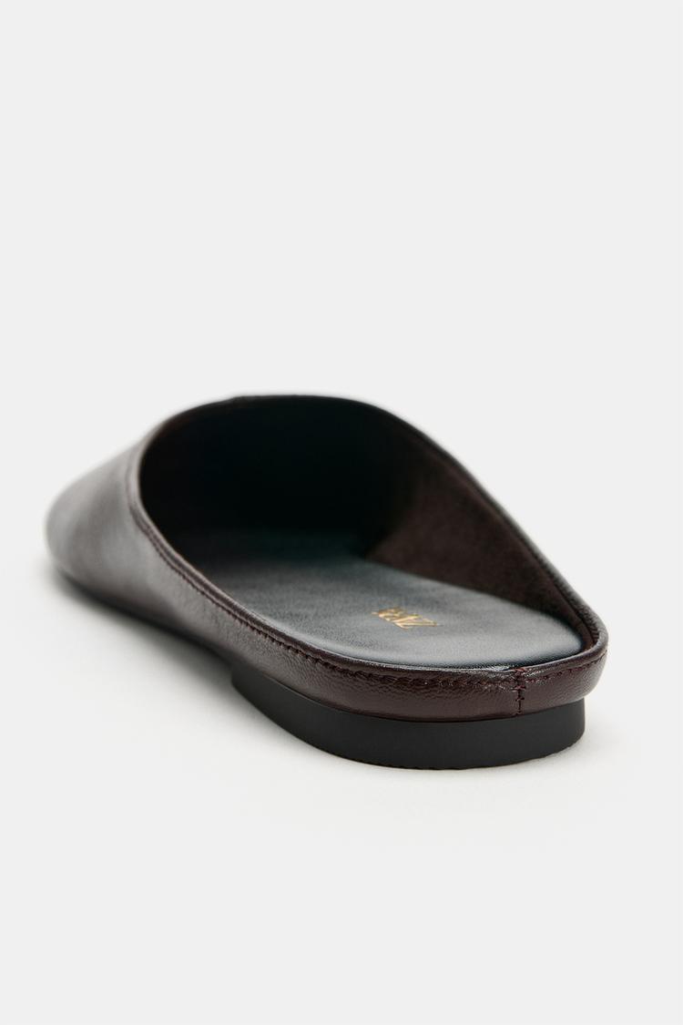 Zapatos de tacón con tira trasera de cuero 6