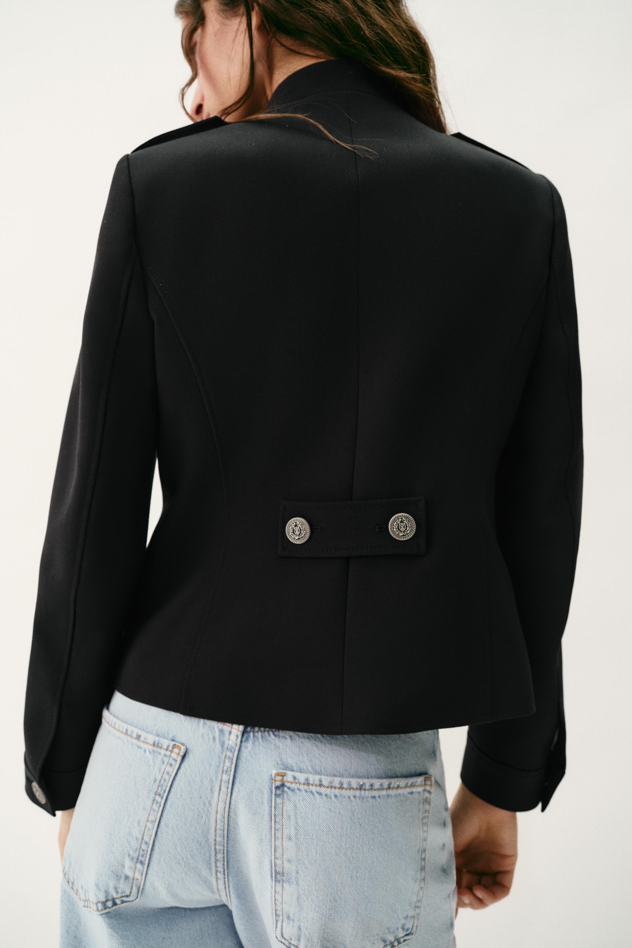 FITTED JACKET WITH SHOULDER PADS AND BUTTONS