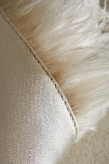 CHAUSSONS OUVERTS À L’ARRIÈRE PLUMES - Blanc écru de Zara - Image 5