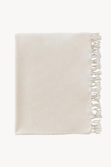 FRINGED COTTON BEACH TOWEL - Ivory by Zara